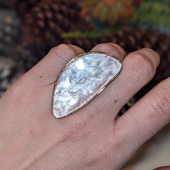 Statement Shimmer Indulgence Ring Adjustable Gold Ring with White Ivory Crème Pe - Picture 8 of 8